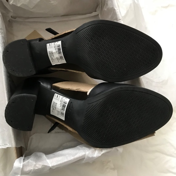 Clarks Freva85 T-Bar Black Pump Heels Leather Upper Size 6.5 Medium Width - Picture 16 of 16